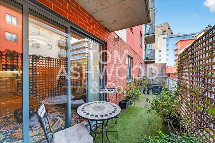 1 Bedroom Flat For Sale In Crick Court, Spring Place, Barking, IG11