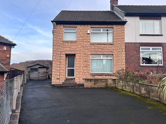 3 Bedroom Semi-Detached House To Rent In Ingleton Road, Huddersfield, HD4