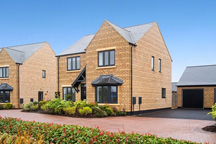 4 Bedroom Detached House For Sale In Lancaster Way, Shackleton Village, CV37