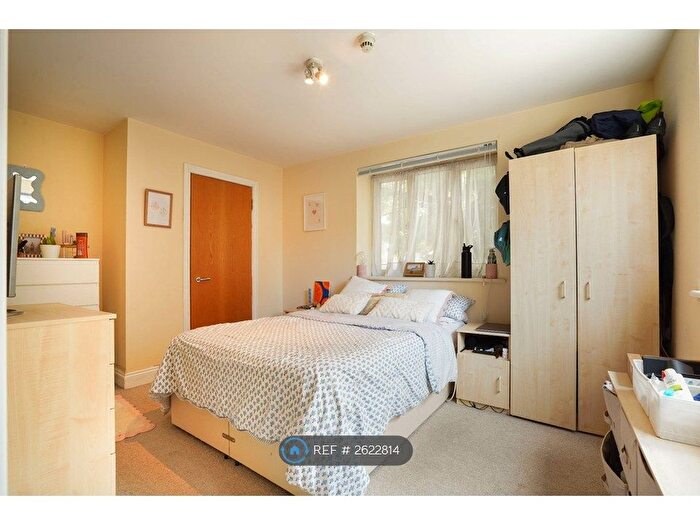 1 Bedroom Flat To Rent In Old Station Way, London, SW4