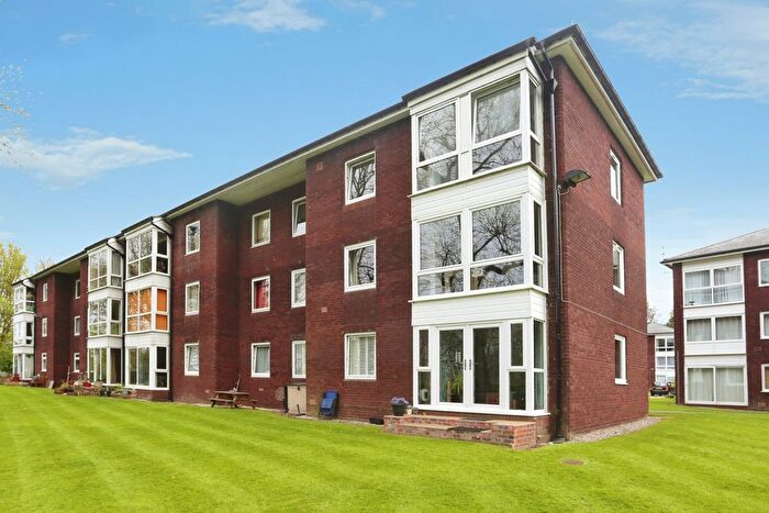 2 Bedroom Flat For Sale In Mersey Road, Heaton Mersey, Stockport, SK4