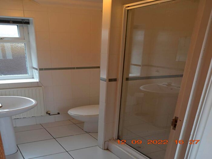 1 Bedroom Flat To Rent In Penarth Road, Grangetown, Cardiff, CF10