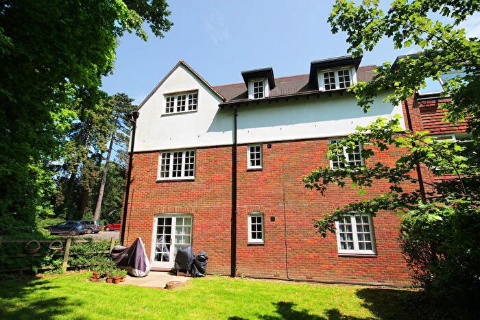 2 Bedroom Flat To Rent In Sollershott Hall, Letchworth Garden City, SG6