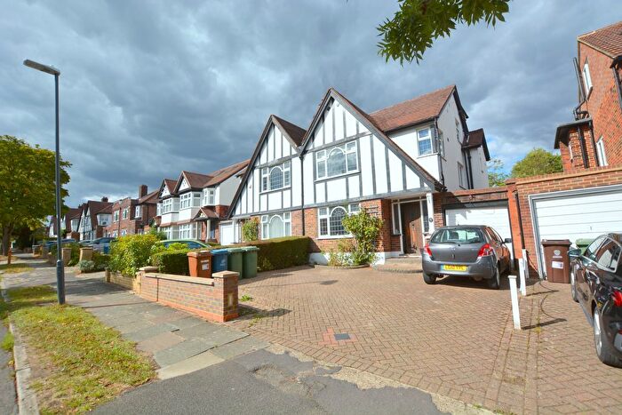 4 Bedroom Semi-Detached House For Sale In Sherington Avenue, Hatch End, HA5