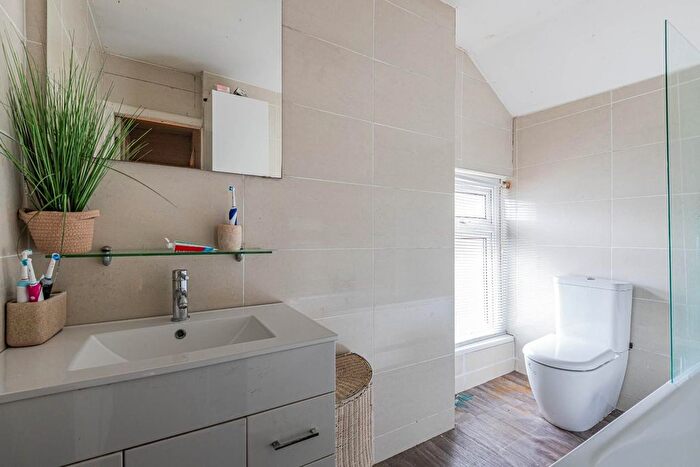 3 Bedroom End Of Terrace House For Sale In Charlotte Street, Penarth, CF64