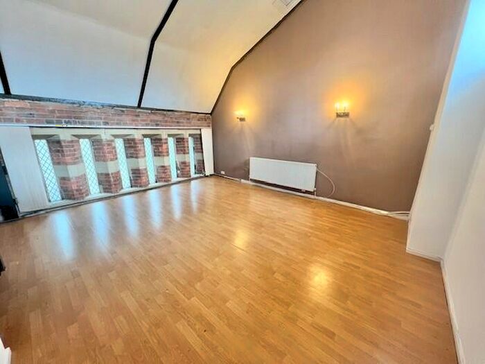 1 Bedroom Apartment To Rent In Boothtown Road, Halifax, HX3