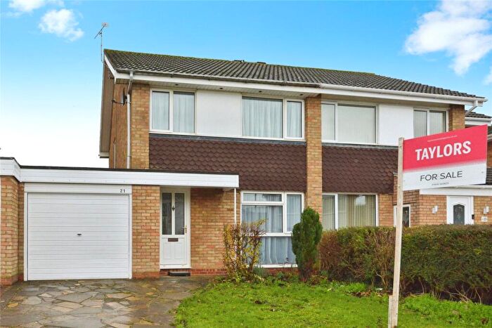 3 Bedroom House For Sale In Pentlands, Fullers Slade, Milton Keynes, Buckinghamshire, MK11