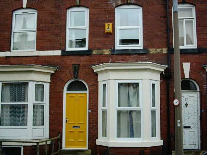 3 Bedroom House To Rent In Ashville Grove, Hyde Park, Leeds, LS6