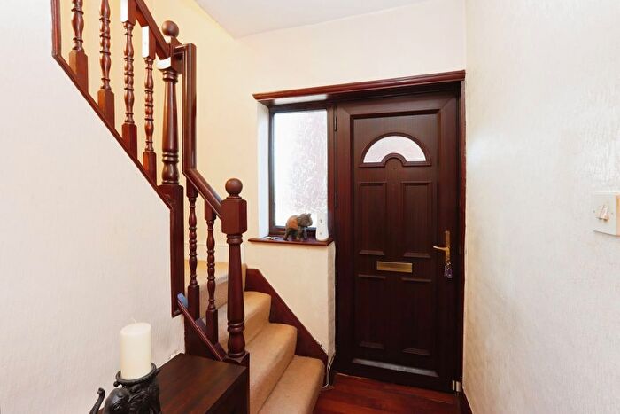 2 Bedroom Semi-Detached House For Sale In Newlands Avenue, Sheffield, South Yorkshire, S12