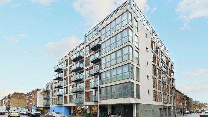 3 Bedroom Flat To Rent In Fulham Road, London, SW10