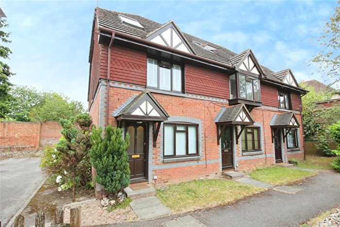 1 Bedroom Maisonette For Sale In Rowe Court, Grovelands Road, Reading, Berkshire, RG30