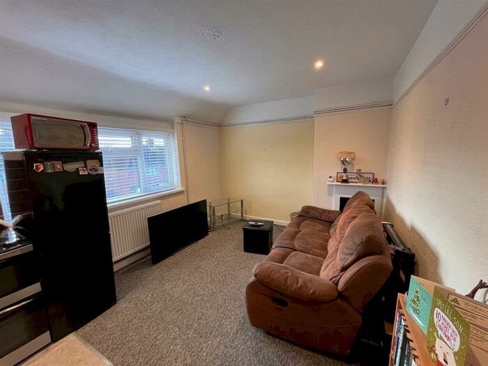 1 Bedroom Apartment To Rent In Fielding Road, Yeovil, BA21