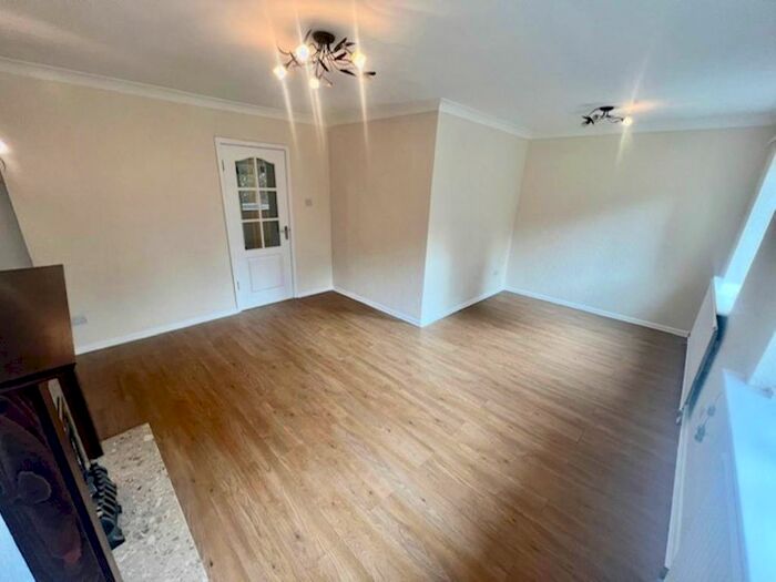 2 Bedroom Flat To Rent In Cavendish Court, Cavendish Road, Barnsley, S75