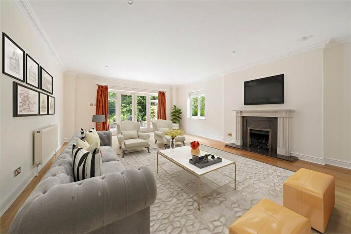 5 Bedroom Detached House To Rent In Woodside Road, Cobham, Surrey, KT11