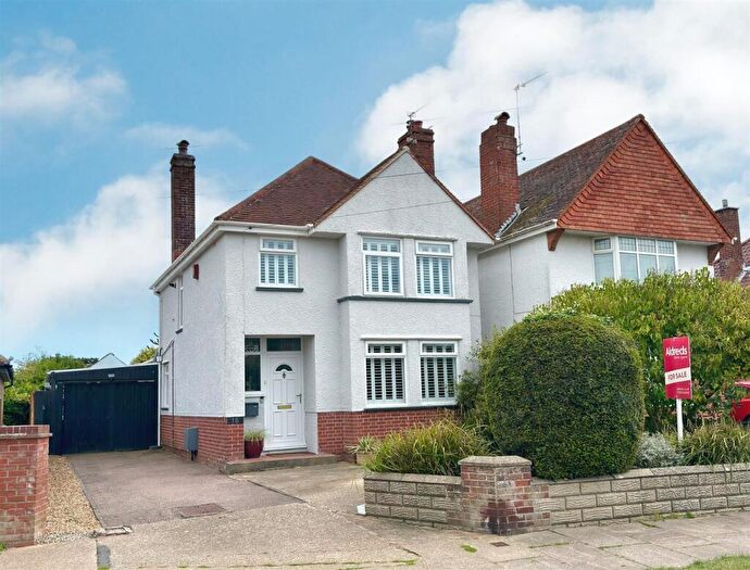 4 Bedroom Detached House For Sale In Gunton Church Lane, Lowestoft, Suffolk, NR32