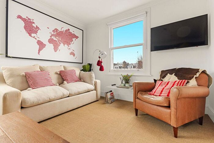 1 Bedroom Flat To Rent In Blenheim Crescent, London, W11