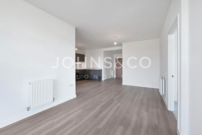2 Bedroom Flat To Rent In Vista Heights, Bermondsey Heights, Bermondsey, SE15