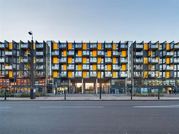 1 Bedroom Flat To Rent In Bloemfontein Road, London, W12