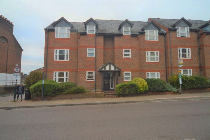 1 Bedroom Flat To Rent In Florence Court, Alma Road, St Albans AL1
