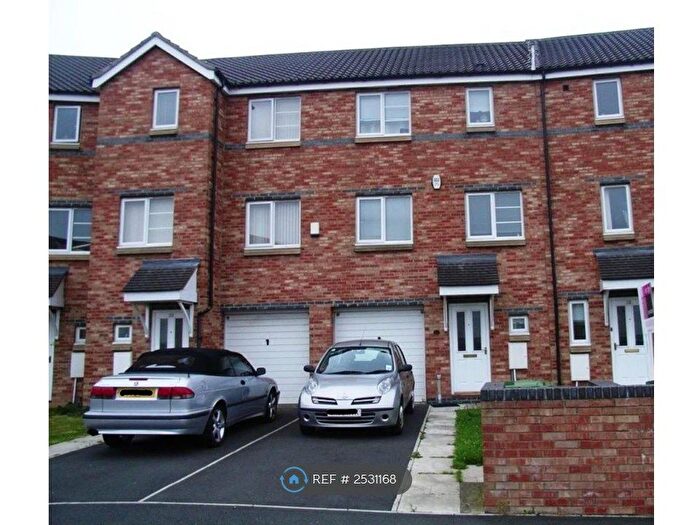 4 Bedroom Terraced House To Rent In Bridges View, Gateshead, NE8