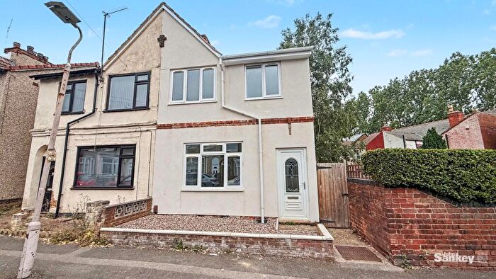 3 Bedroom Semi-Detached House For Sale In Somersall Street, Mansfield, NG19