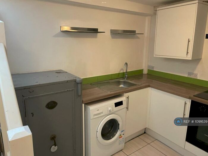 1 Bedroom Flat To Rent In Church Road, Redfield, Bristol, BS5