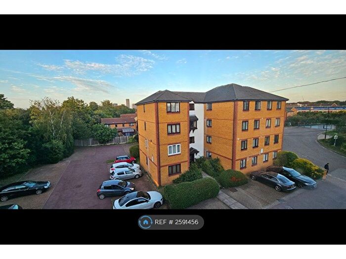1 Bedroom Flat To Rent In Stratford, London, E15