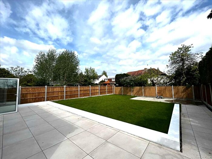 4 Bedroom Detached House To Rent In Flemming Avenue, Leigh On Sea, SS9