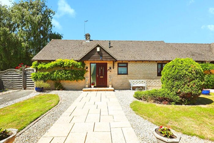 2 Bedroom Bungalow For Sale In Station Meadow, Bourton-On-The-Water, Cheltenham, Gloucestershire, GL54