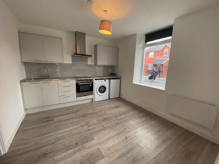 2 Bedroom Apartment To Rent In Sanquhar Street, Cardiff, CF24