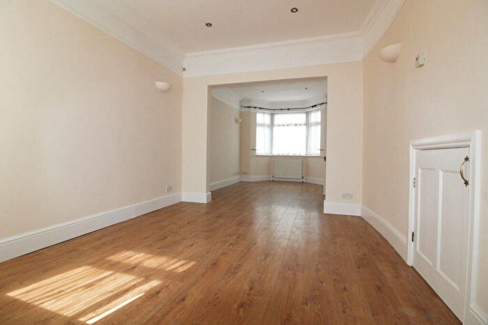 3 Bedroom End Of Terrace House To Rent In Sandal Road, Edmonton, N18