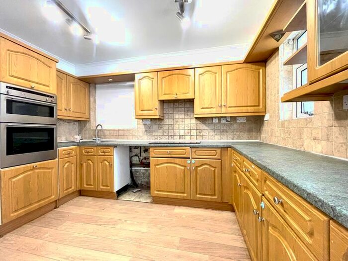 4 Bedroom Semi-Detached House To Rent In West Road, West Drayton, UB7