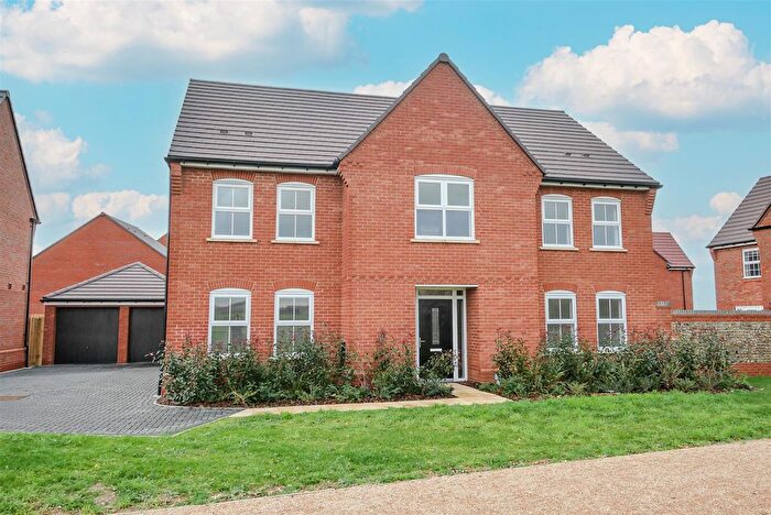 5 Bedroom Detached House For Sale In Restwald Close, Benson, OX10