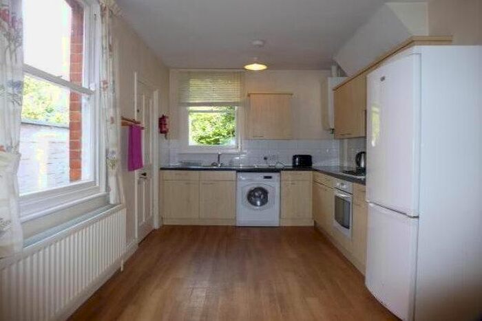 4 Bedroom Terraced House To Rent In Leslie Road, Nottingham, NG7