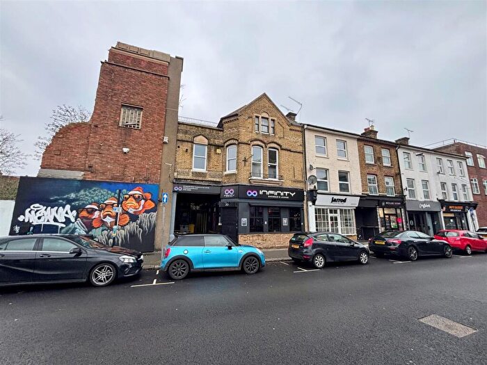 2 Bedroom Flat To Rent In Alexandra Street, Southend-On-Sea, SS1