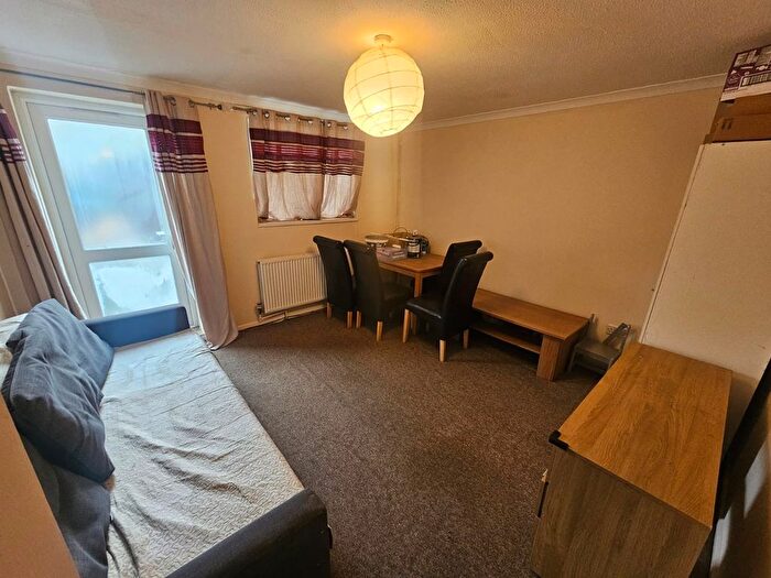 1 Bedroom Maisonette To Rent In Dawson Close, Hayes, UB3