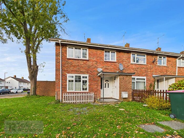 3 Bedroom End Of Terrace House For Sale In Langley Green, Crawley, RH11