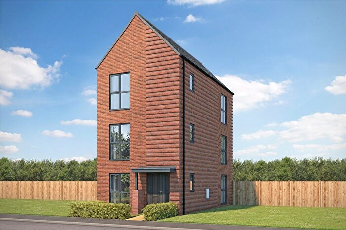 3 Bedroom Semi-Detached House For Sale In Waterslade Way, Houghton Regis, Dunstable, Bedfordshire, LU5