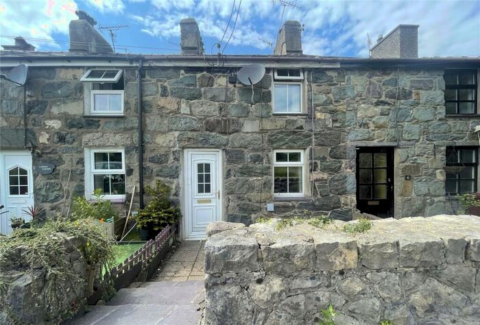 2 Bedroom Terraced House For Sale In Llanwnda, Caernarfon, Gwynedd, LL54