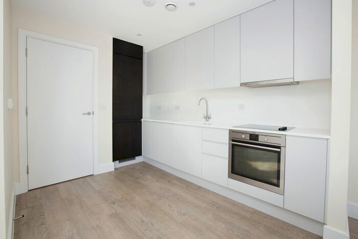 2 Bedroom Flat To Rent In Ruckholt Road, London, E10