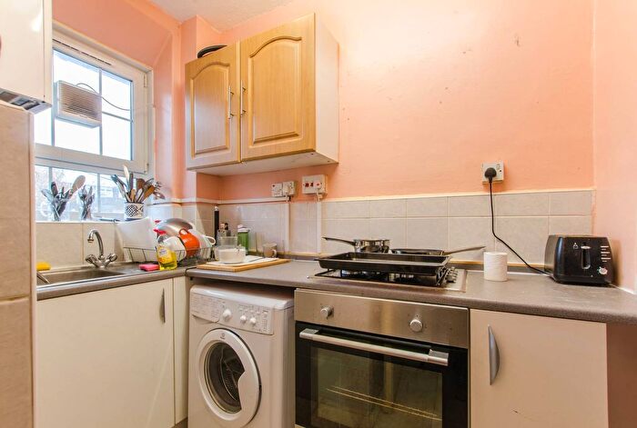 4 Bedroom Flat To Rent In Falmouth Road, Borough, London, SE1