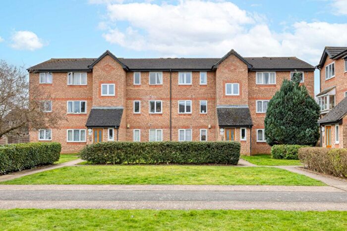 1 Bedroom Flat For Sale In Wedgewood Road, Hitchin, SG4