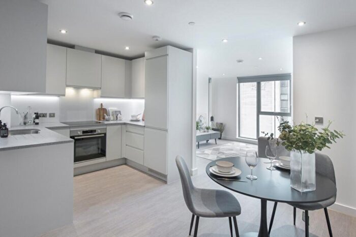 1 Bedroom Flat To Rent In Thames Quarter, Reading, RG1