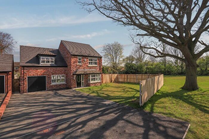 4 Bedroom Detached House For Sale In Paddock Close, Barnsley, South Yorkshire, S72