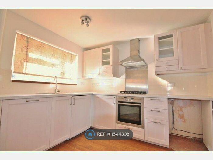 3 Bedroom Bungalow To Rent In Creedwell Orchard, Taunton, TA4