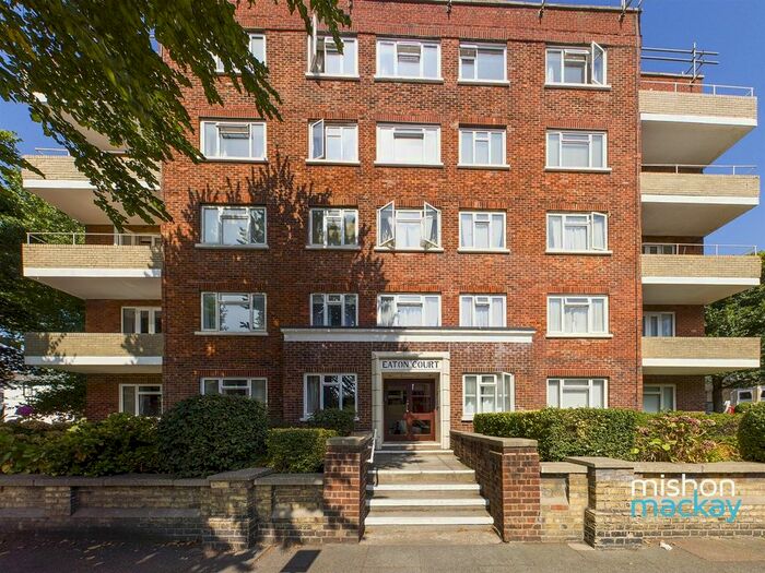 3 Bedroom Flat To Rent In Eaton Gardens, Hove, BN3