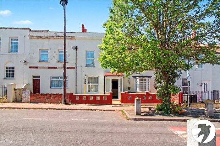 3 Bedroom Terraced House To Rent In Wellington Street, Gravesend, Kent, DA12
