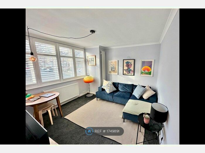 1 Bedroom Flat To Rent In Shiplake Court, London, N5