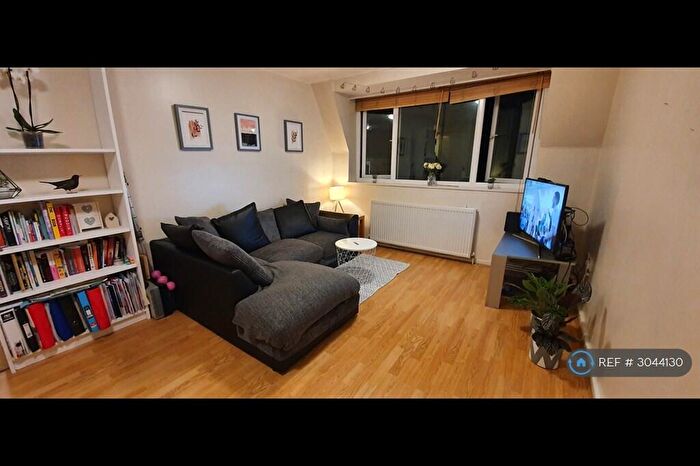 1 Bedroom Flat To Rent In Meanwood, Leeds, LS6