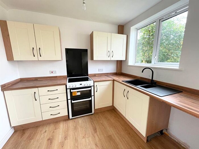 3 Bedroom End Of Terrace House To Rent In Church Lane, Bessacarr, Doncaster, DN4